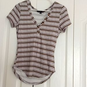 Size: medium Brand: belle tweed Color: green gray and white